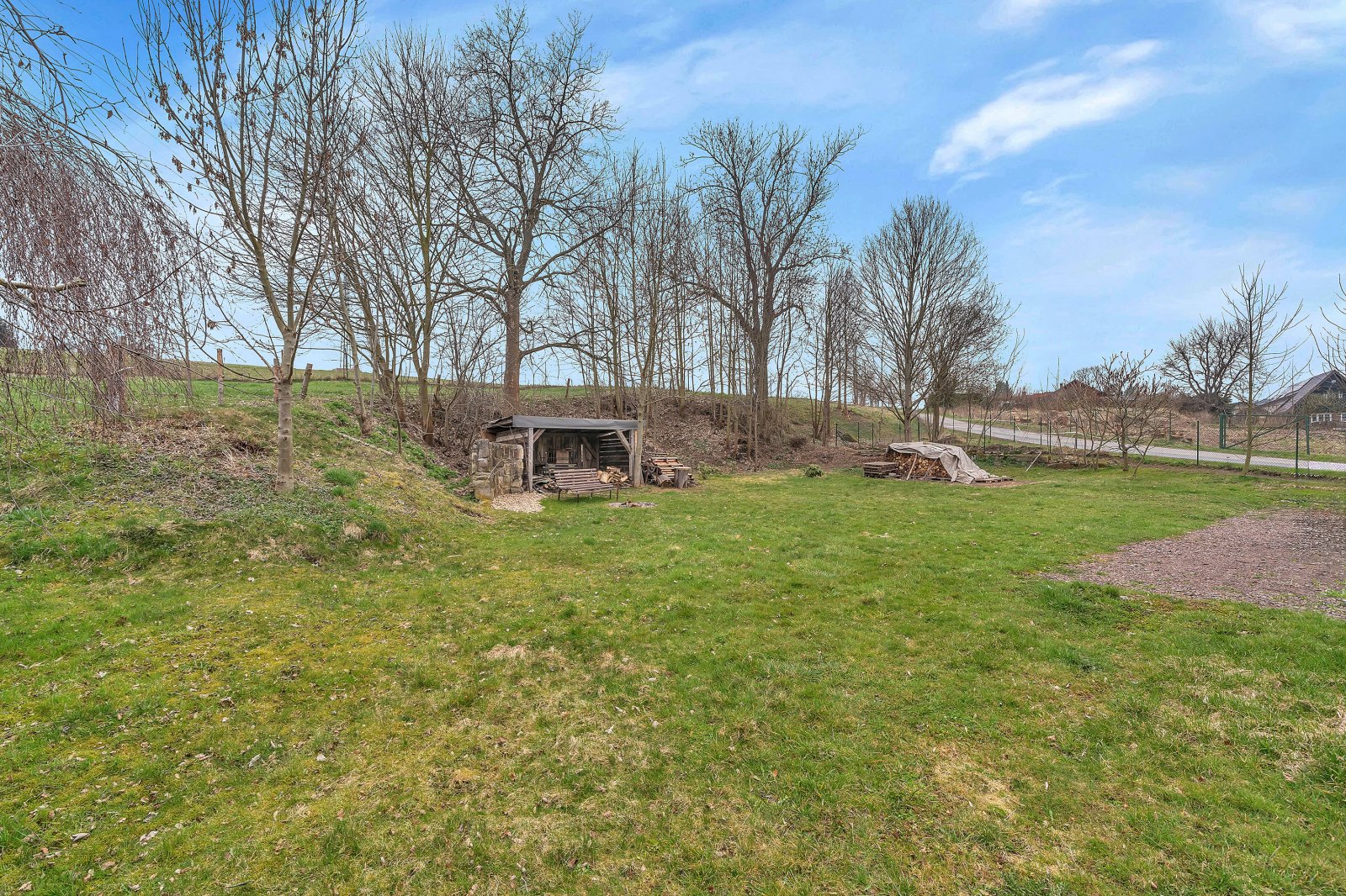 Rodinný dům 5+1 po rozsáhlé rekonstrukci, zahrada, zastřešené stání, Velké Svatoňovice, okr. Trutnov