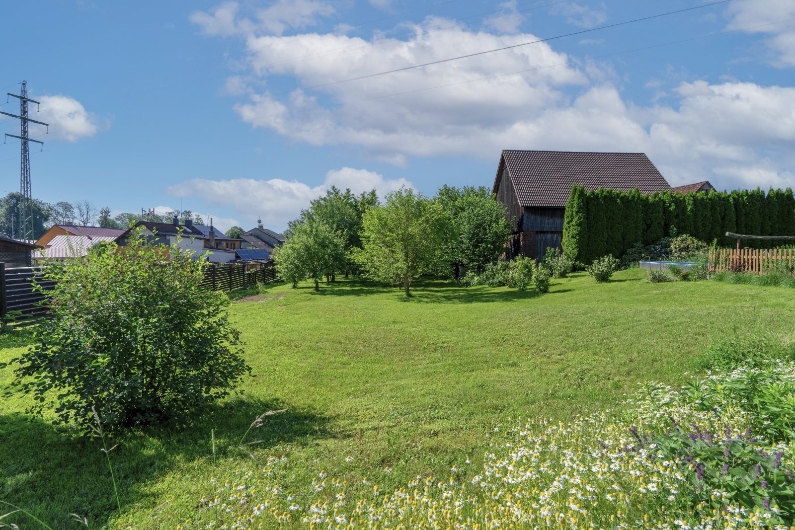 Rodinný dům 5+1 po rozsáhlé rekonstrukci, zahrada, zastřešené stání, Velké Svatoňovice, okr. Trutnov