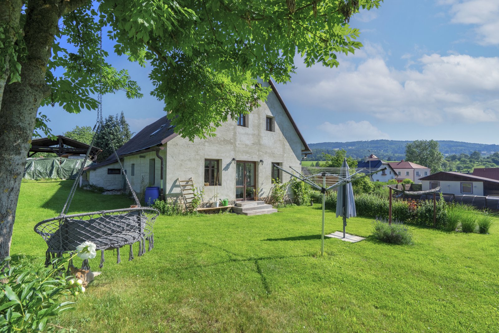 Rodinný dům 5+1 po rozsáhlé rekonstrukci, zahrada, zastřešené stání, Velké Svatoňovice, okr. Trutnov