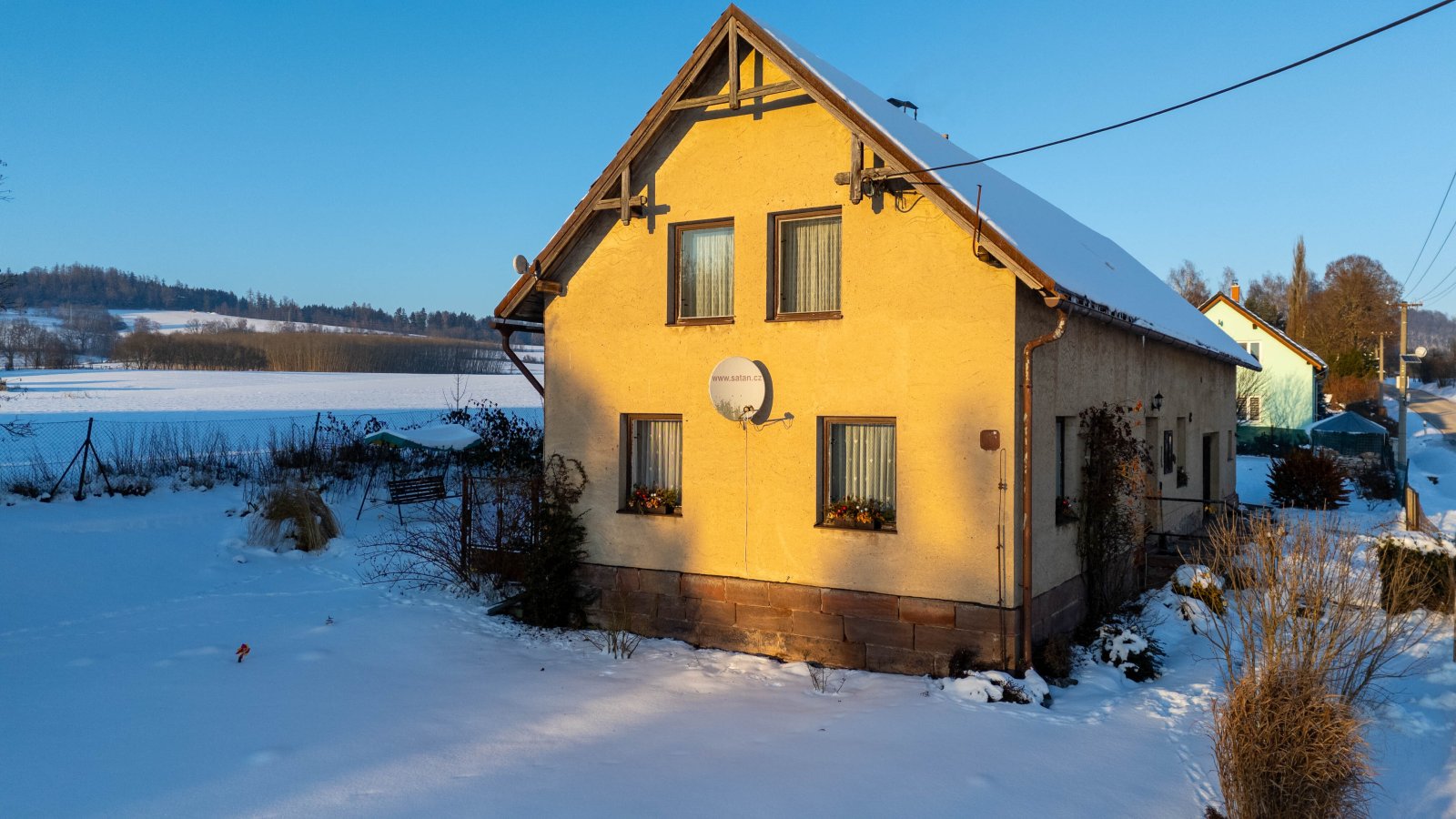 Rodinný dům s velkou zahradou, 2x garáž – Vlčice u Trutnova