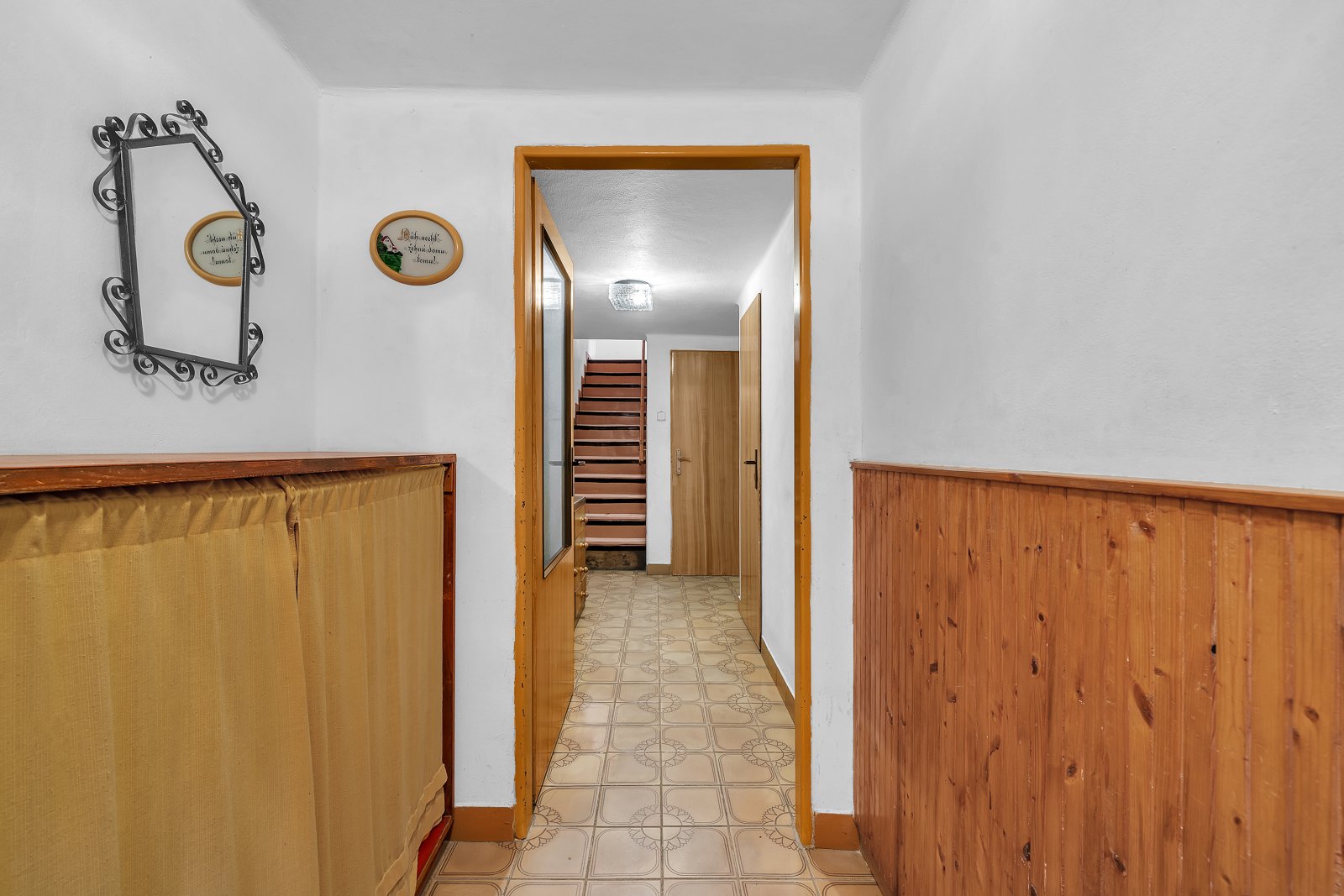 Prodej krajového řadového domu, 2x garáž, zahrada, Úpice – Rtyňka, okres Trutnov