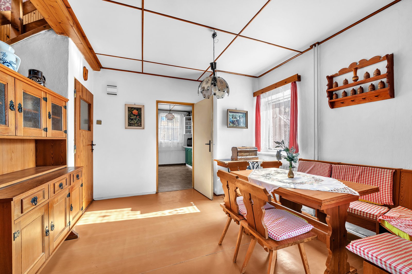 Prodej krajového řadového domu, 2x garáž, zahrada, Úpice – Rtyňka, okres Trutnov