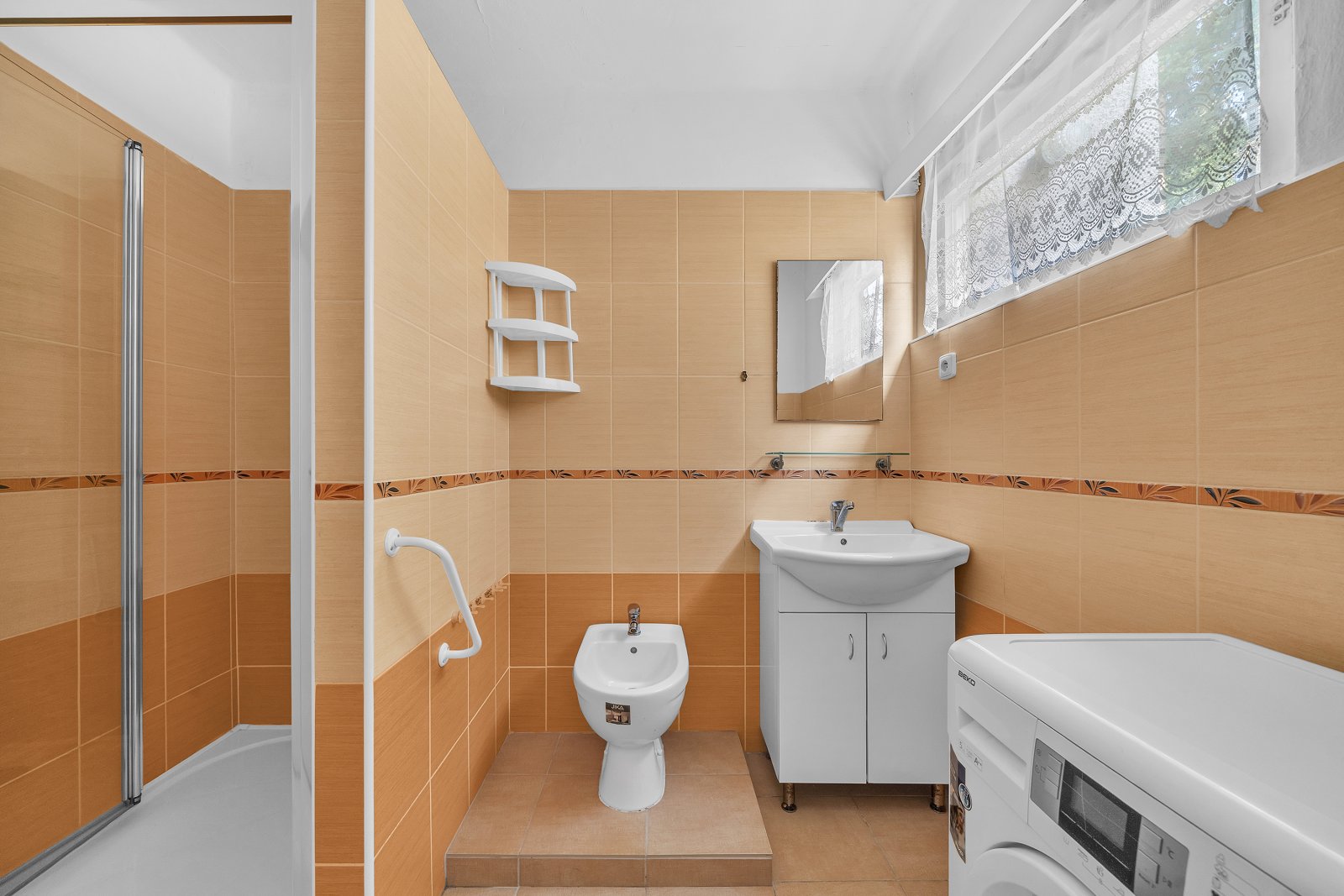 Prodej krajového řadového domu, 2x garáž, zahrada, Úpice – Rtyňka, okres Trutnov