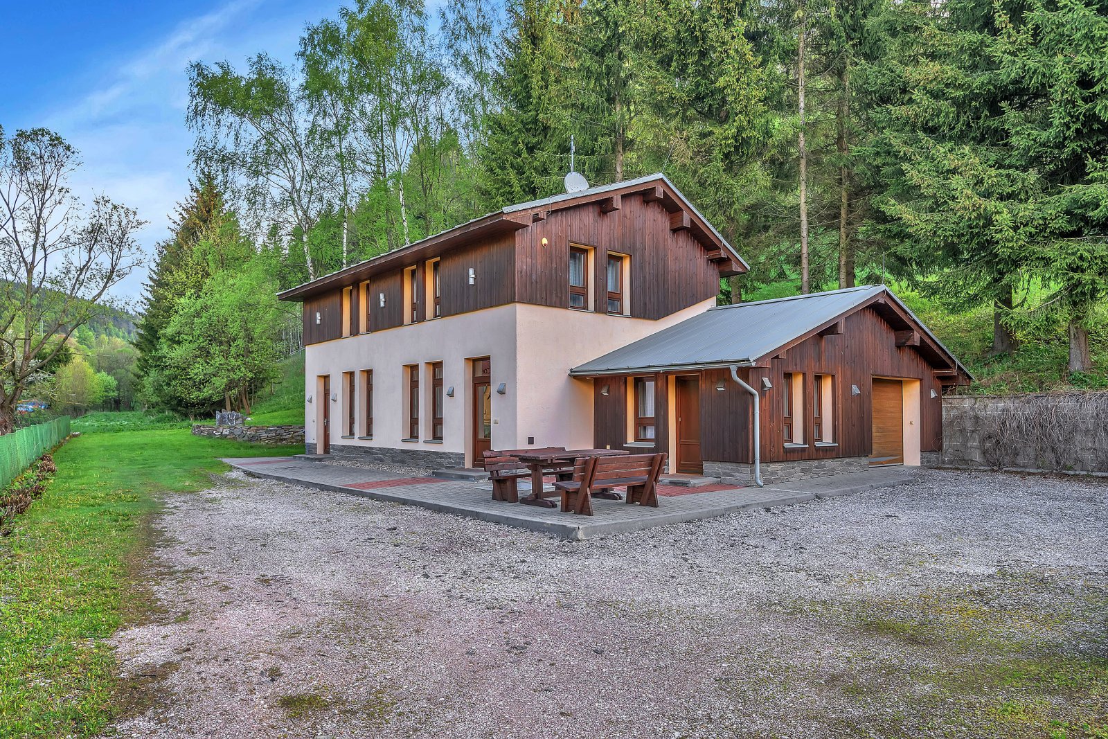 Penzion - Apartmány Pod Vlekem, Horní Maršov, okres Trutnov - Krkonoše