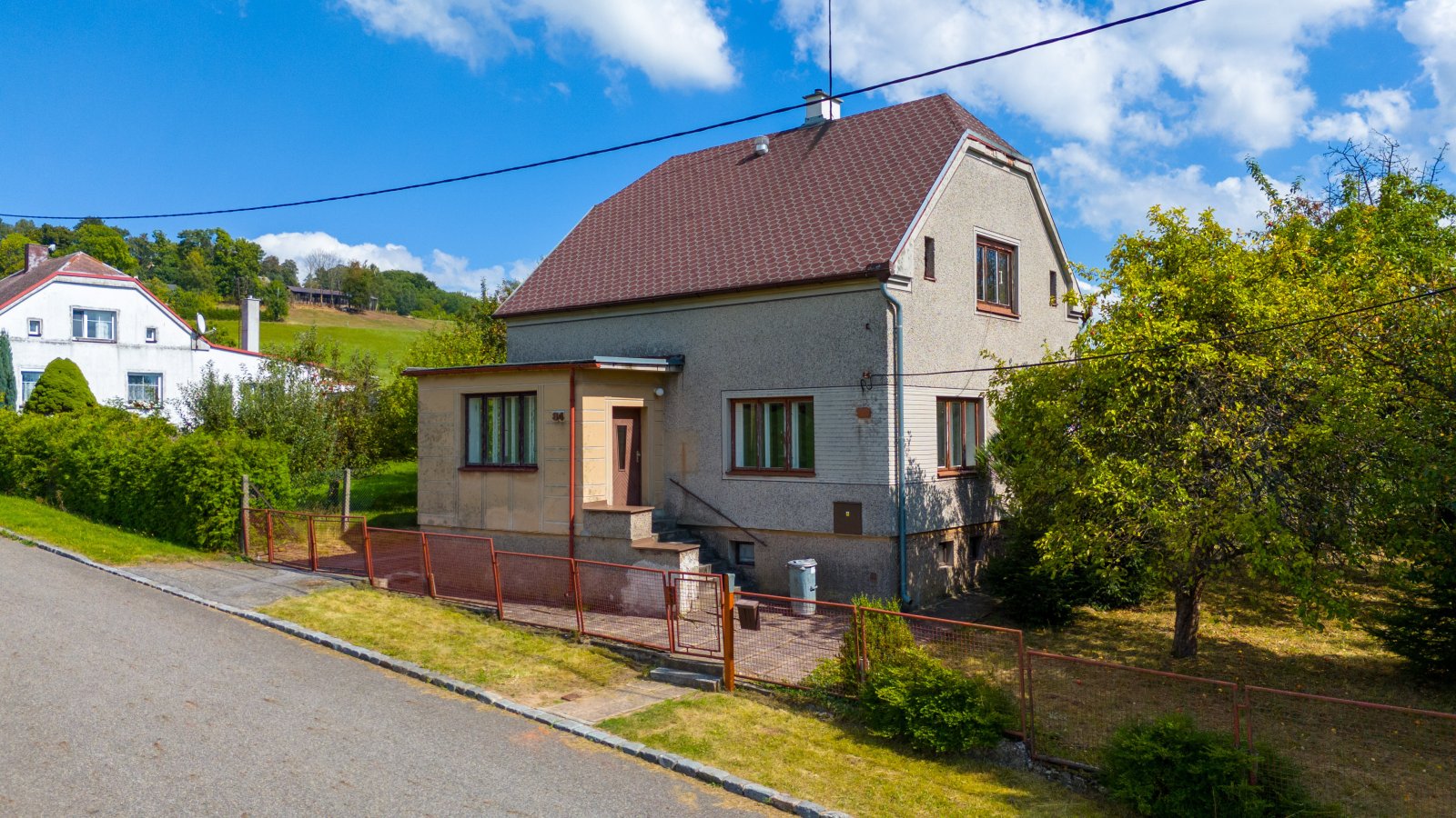 Rodinný dům se zahradou a garáží, Červený Kostelec – Bohdašín
