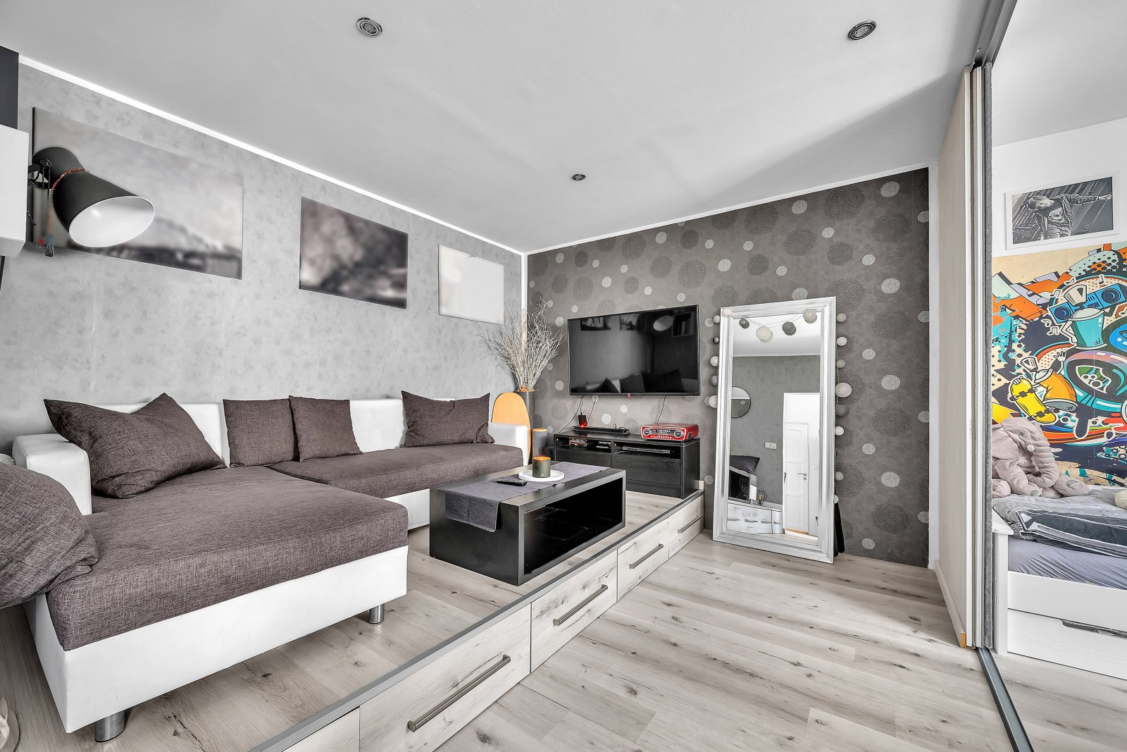 Nadstandardně prostorný byt 1+1, půda, sklep, Trutnov - centrum