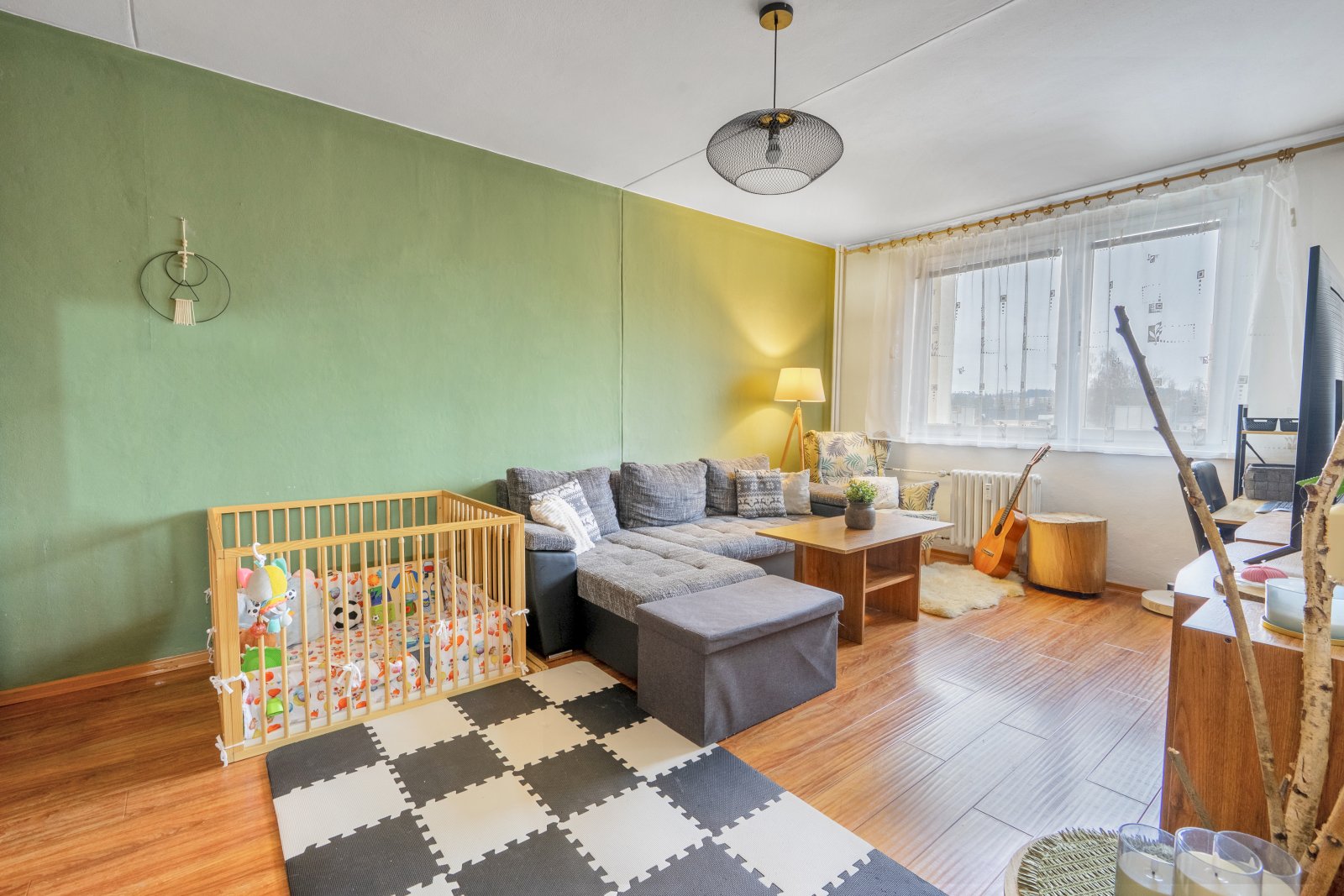 Družstevní byt 3+1 s lodžií, po částečné rekonstrukci, Trutnov - ul. Pampelišková