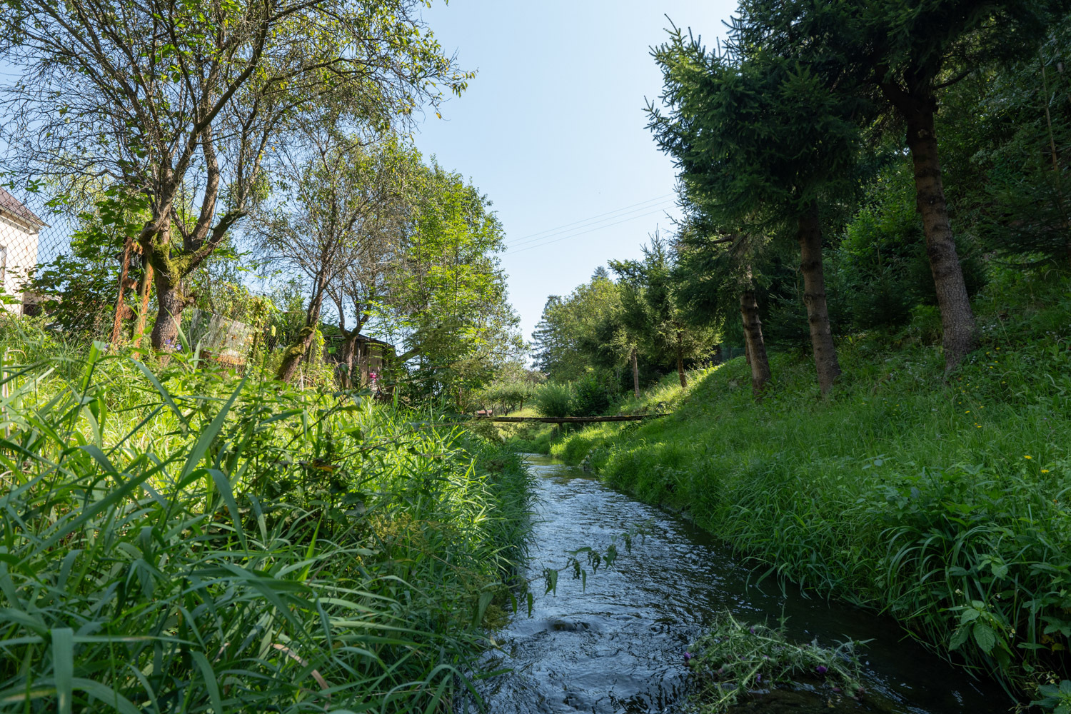 Bytová jednotka 3+1, zahrada a garáž s elektrickými vraty - Batňovice - Trutnov