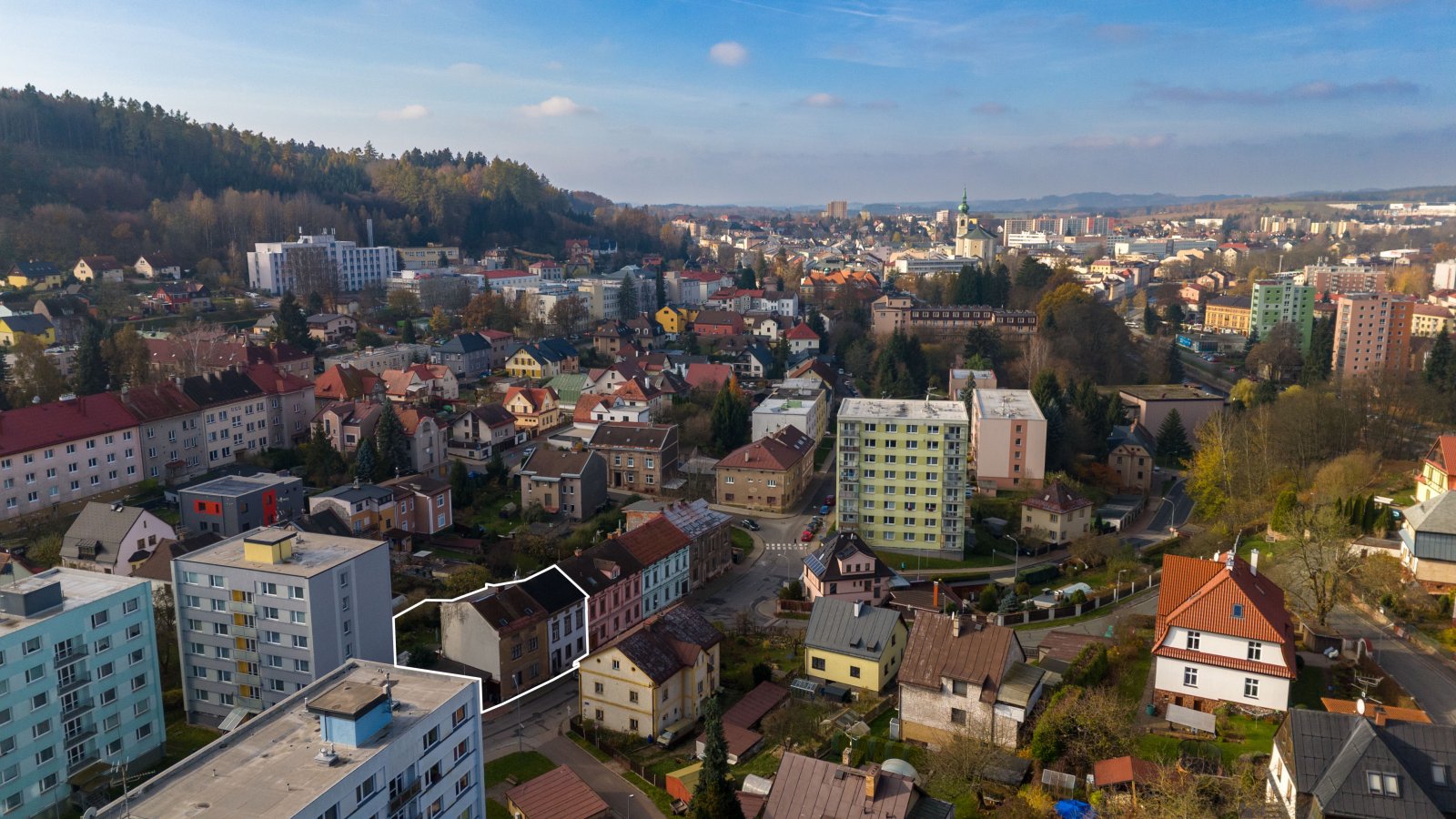 Bytový dům - 4 byty, prostorná půda, garáž a zahrada – Trutnov - Kryblice