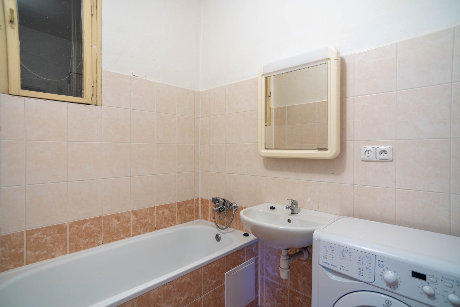 Byt 2+kk, nízké náklady, centrum - Libušinka - Trutnov