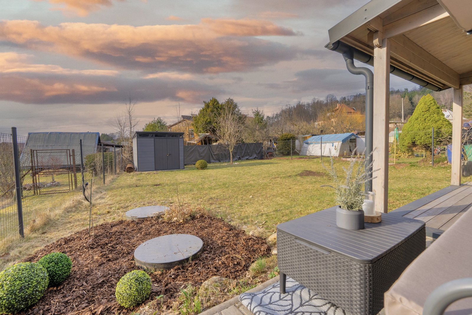 Rezervace: Novostavba zahradní chaty 2+kk s domkem na nářadí, zahrádkářská kolonie, Trutnov, Bojiště