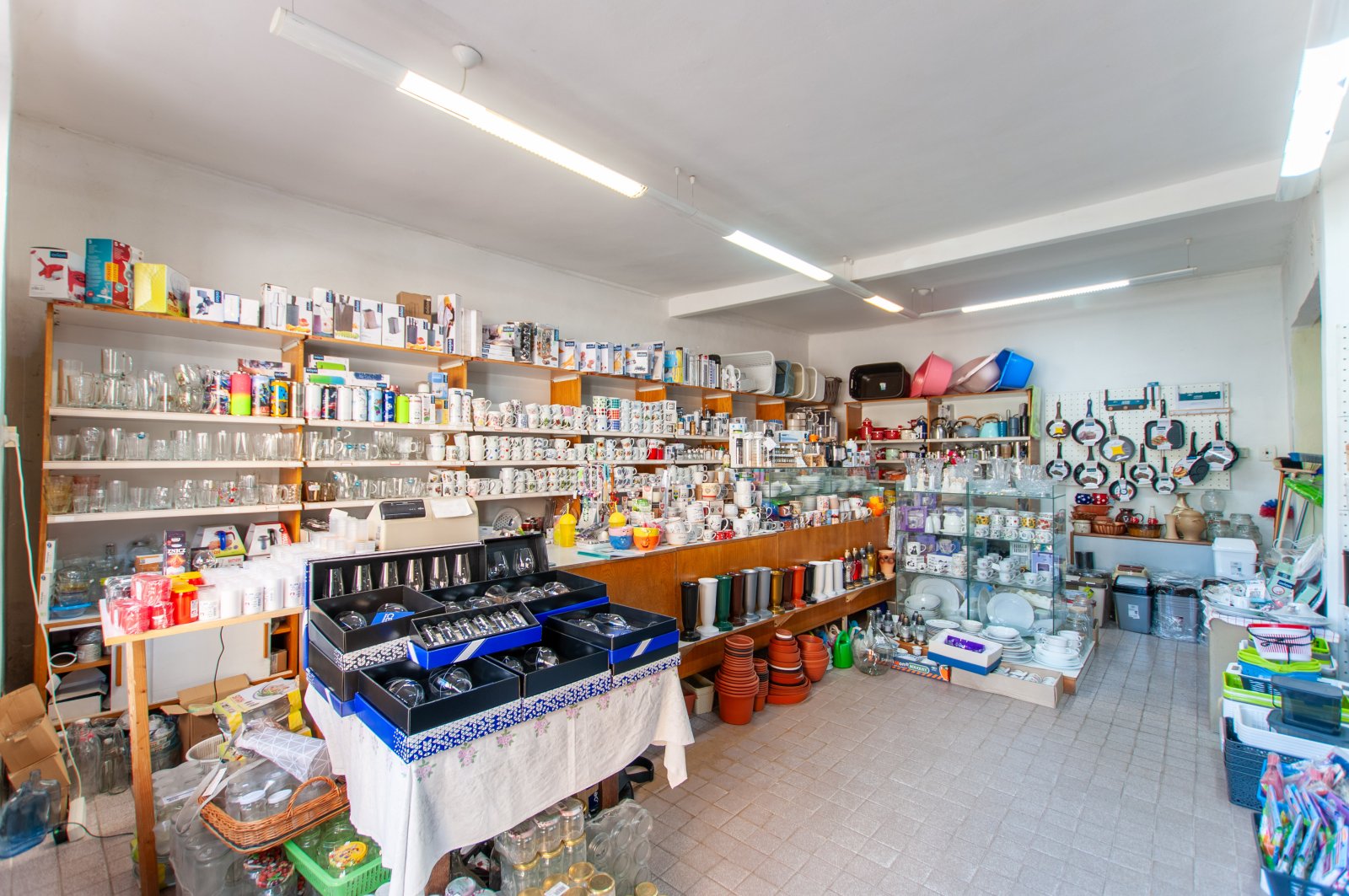 Rodinný dům, dvě bytové jednotky, obchod, zahrada - Úpice - Trutnov