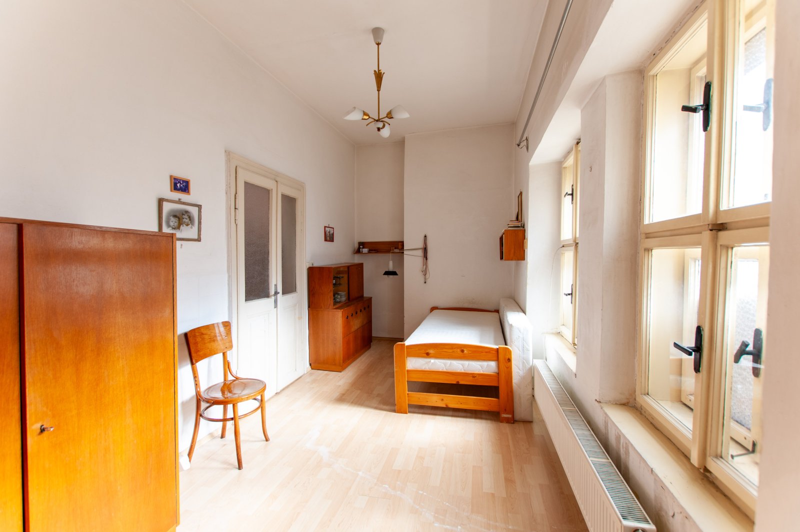 Rodinný dům, dvě bytové jednotky, obchod, zahrada - Úpice - Trutnov