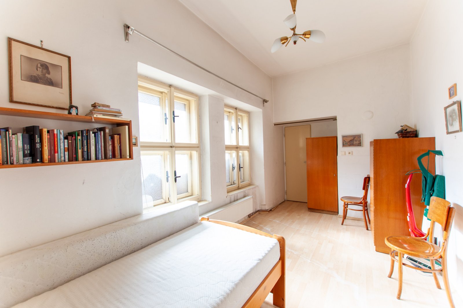 Rodinný dům, dvě bytové jednotky, obchod, zahrada - Úpice - Trutnov