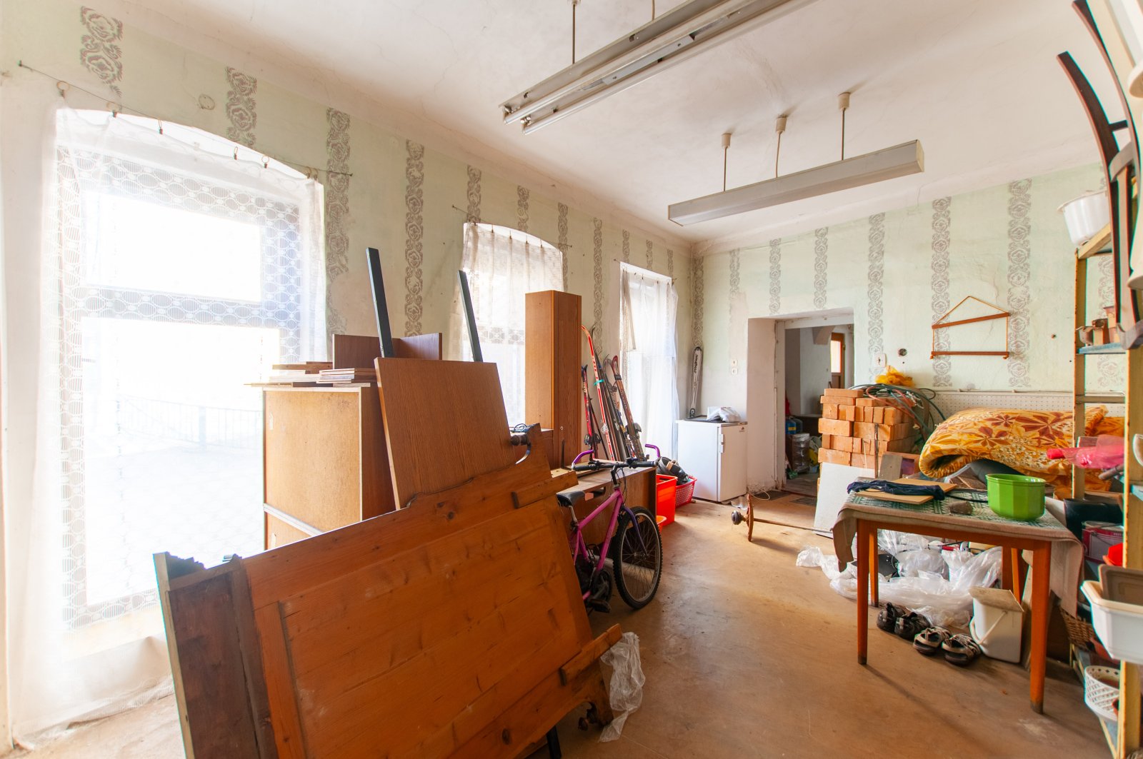 Rodinný dům, dvě bytové jednotky, obchod, zahrada - Úpice - Trutnov