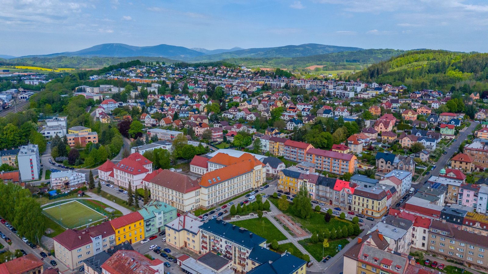 Zděný byt 3+1 v osobním vlastnictví - Trutnov - centrum - Jiráskovo náměstí