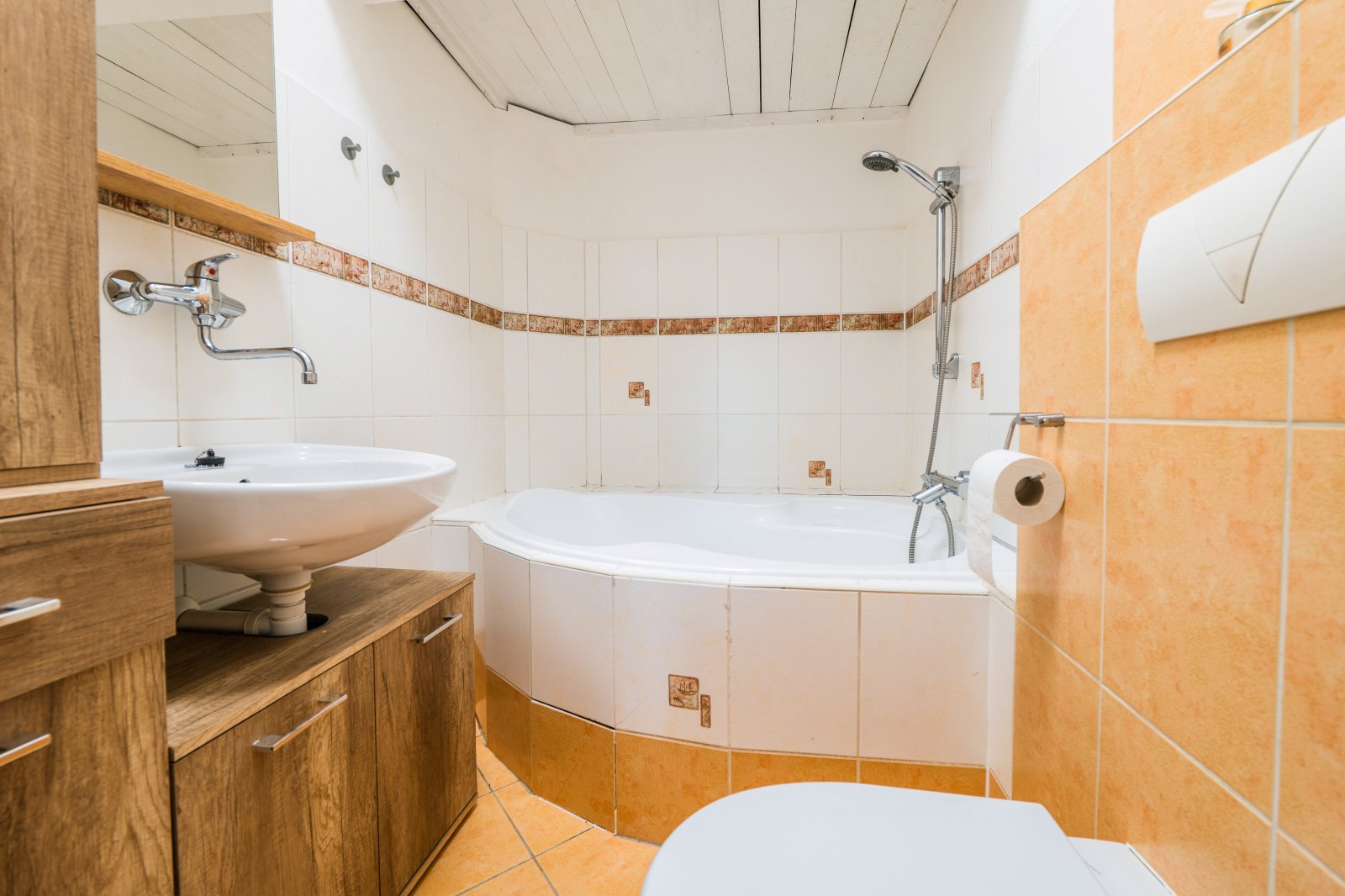 Zděný byt 3+1 v osobním vlastnictví - Trutnov - centrum - Jiráskovo náměstí