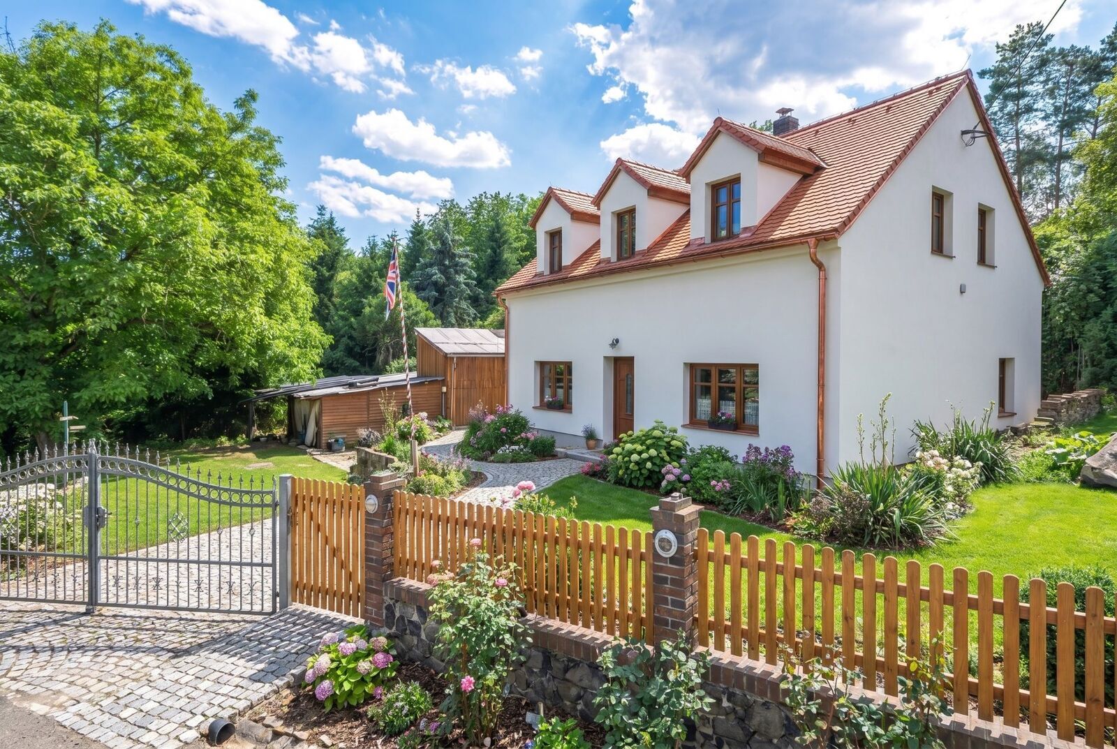 Prodej rodinného domu 256 m²,Ohníč - Dolánky