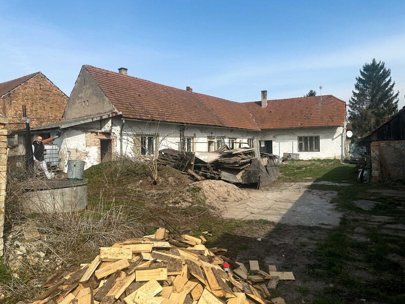 DBAFF418-E27D-406B-857F-AA0E68228B7F běrunice celek.jpg